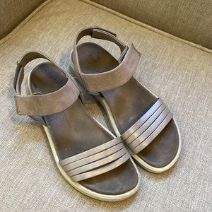 Silver Ecco sandal. Pre loved.